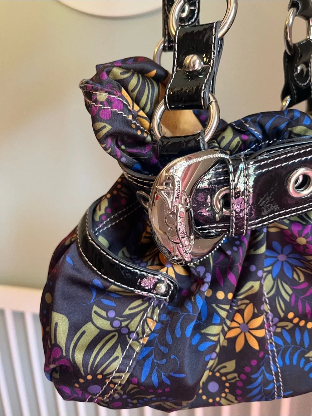 vintage Kathy Van Zeeland floral shoulder purse